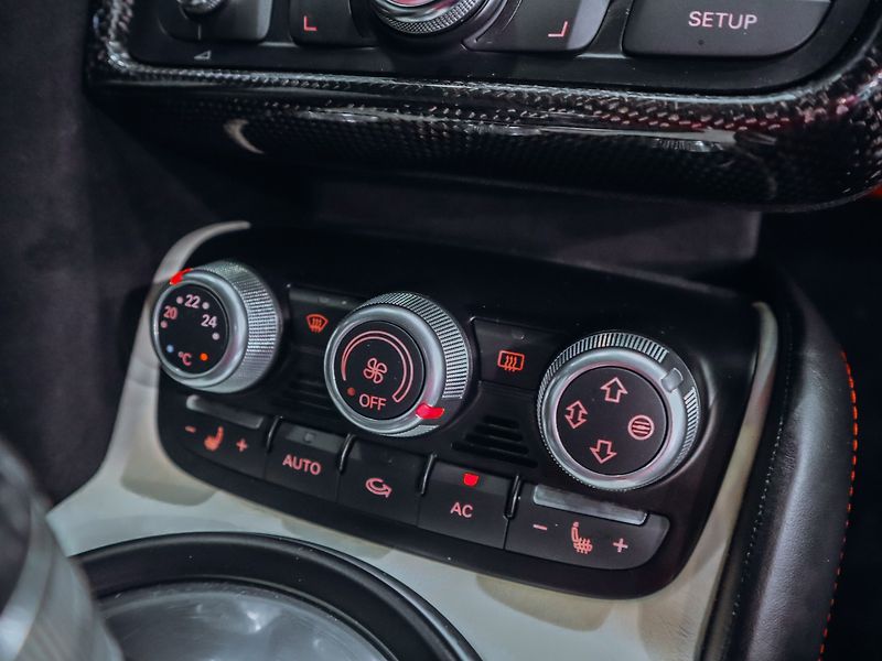 Audi R8 4.2 TFSI Quattro 6MAN - TOP!!! - fotka 7 z 33