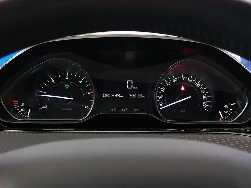 Peugeot 2008 (2019) 1.5 BlueHDi, ČR,1.maj - fotka 8 z 14