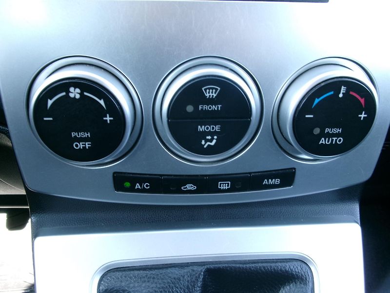 Mazda 5 (2007) 2,0D AC TEMP 7míst - fotka 20 z 28