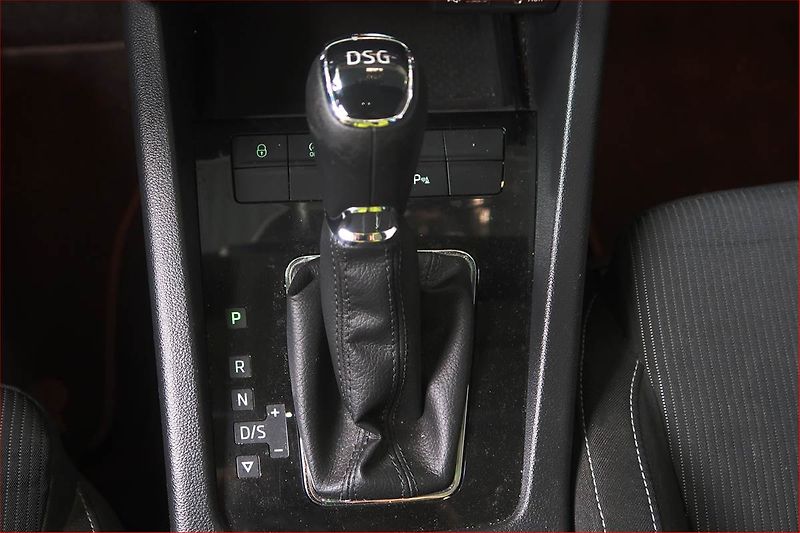Škoda Octavia (2017) 2.0 TDI, Automat, Navi - fotka 13 z 16