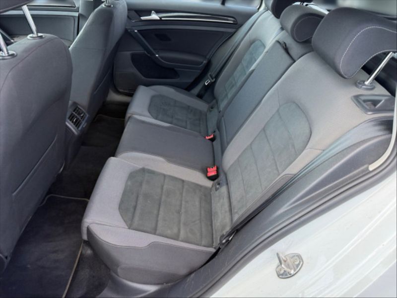Volkswagen Golf 1,5 TSI EVO 110 Highline - fotka 6 z 10