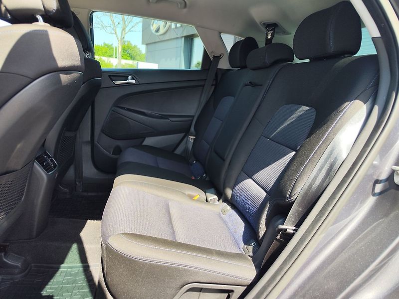 Hyundai Tucson 2.0 CRDi/100kW Style DCT 4x4 - fotka 13 z 36