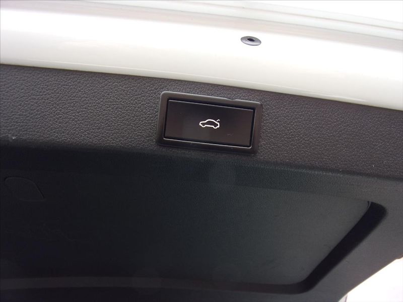 Škoda Octavia 2,0 TDI Style 110kW  Combi - fotka 12 z 26