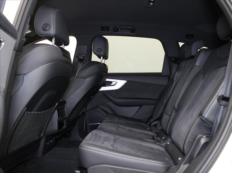 Audi Q7 3,0 50TDi S-Line 7-míst B&O ČR - fotka 7 z 31