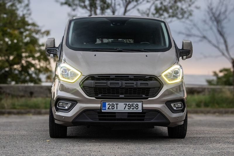 Ford Tourneo Custom - fotka 2 z 24