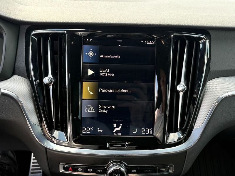 Volvo V60 R-Design T6 TWIN ENGINE AWD 25 - fotka 16 z 27