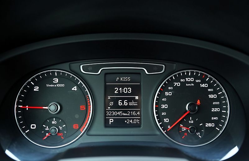 Audi Q3 2.0 TDI Quattro/automat/180 PS - fotka 33 z 38