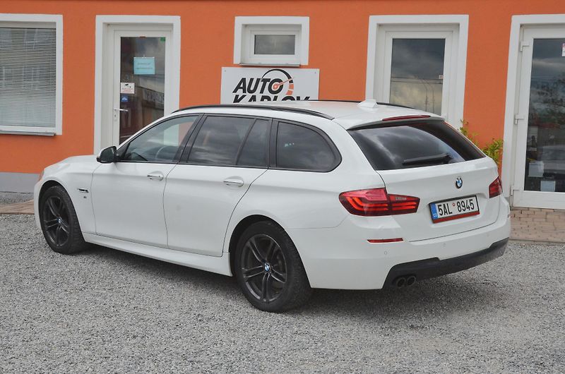 BMW Řada 5 (2016) 520d xDrive AT / ČR / M-PAKET - fotka 4 z 39