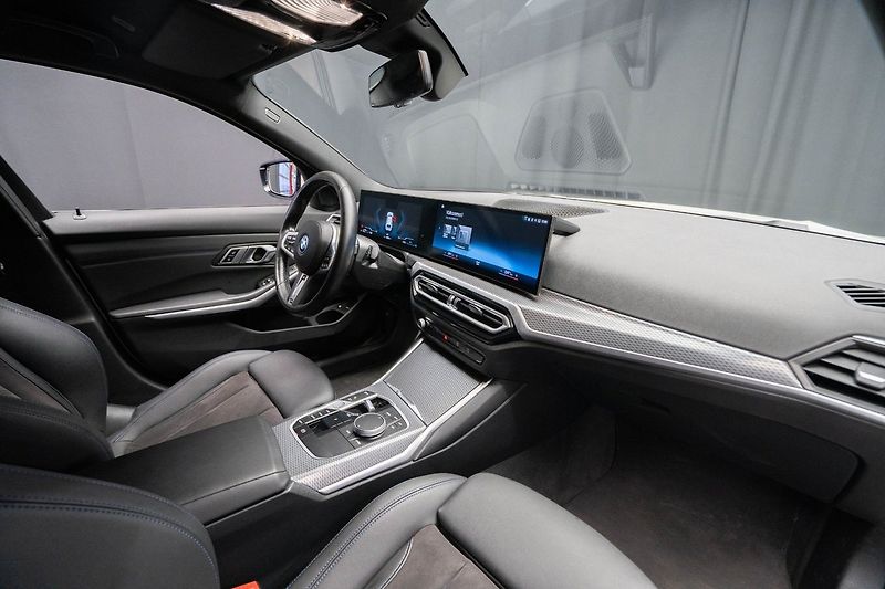 BMW Řada 3 330e xDrive M-Sport Tažné - fotka 13 z 21