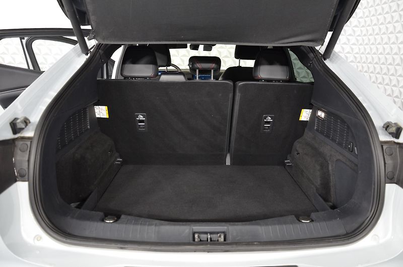 Ford Mustang Mach-E (2024) 98,7kWh PrD Prem AWD AT - fotka 20 z 21