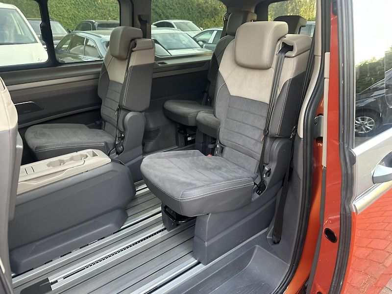 Volkswagen Multivan HIGHLINE, HEAD-UP, STYLE - fotka 26 z 28