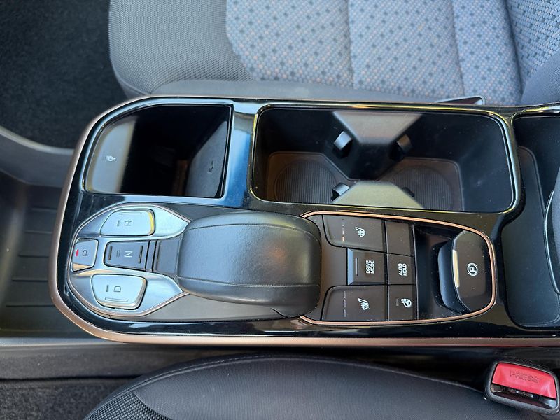 Hyundai IONIQ (2018) Electric 28 kWh - fotka 13 z 17