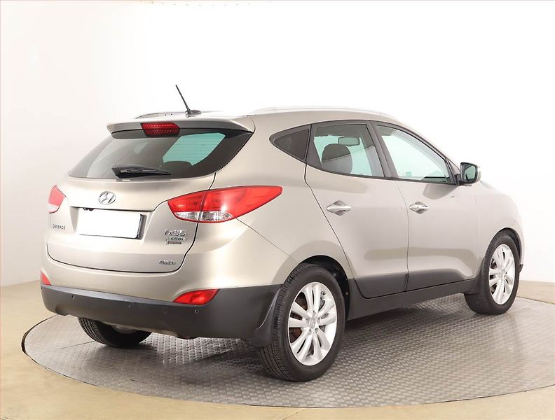 Hyundai ix35 (2010) 2.0 CRDi, 4X4, Serv.kniha - fotka 5 z 16