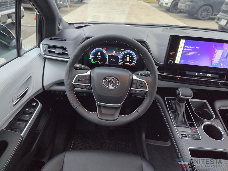 Toyota Sienna (2025) TOYOTA SIENNA XSE HYBRID 7 pas - fotka 12 z 14