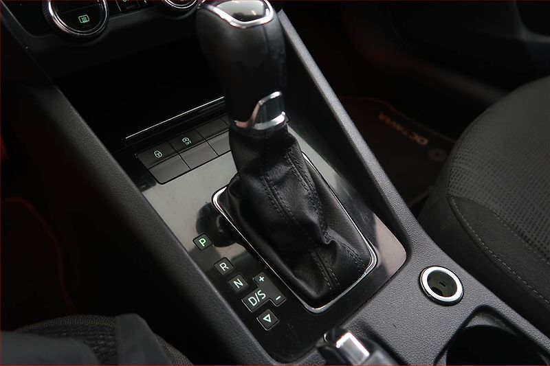 Škoda Octavia (2019) Style 2.0 TDI, Automat, Navi - fotka 13 z 17