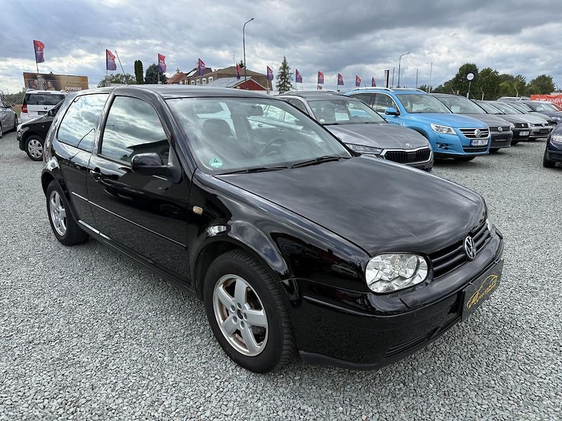 Volkswagen Golf 1.6i - fotka 1 z 13