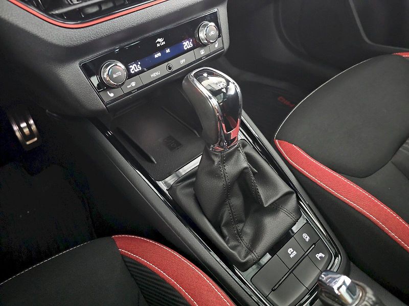 Škoda Kamiq (2023) 1.5TSi DSG 110kW MONTE CARLO - fotka 28 z 35