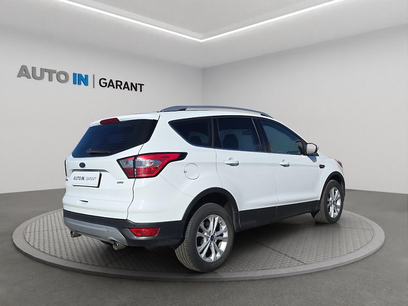 Ford Kuga (2019) 2.0 TDCi 4x4 110kW A/T, Prav. - fotka 5 z 24