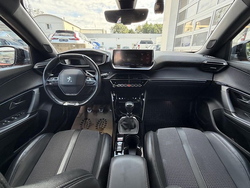 Peugeot 2008 GT 1.2 PureTech 130 S&S MAN6 - fotka 9 z 29