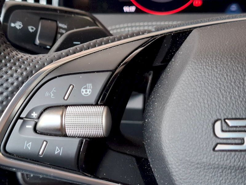 Škoda Superb (2025) SPORTLINE TS 195/2.0 A7A - fotka 22 z 31