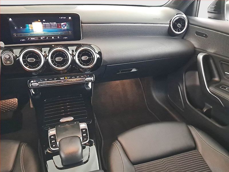 Mercedes-Benz Třídy A (2019) A 220 - fotka 8 z 18