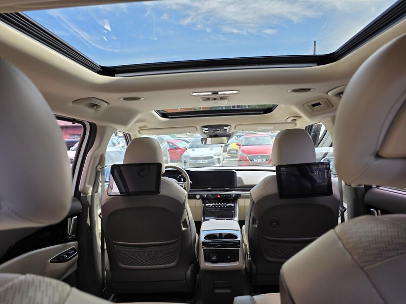 Kia Carnival 2.2-7míst-TOP VÝBAVA-2xLCD - fotka 3 z 28