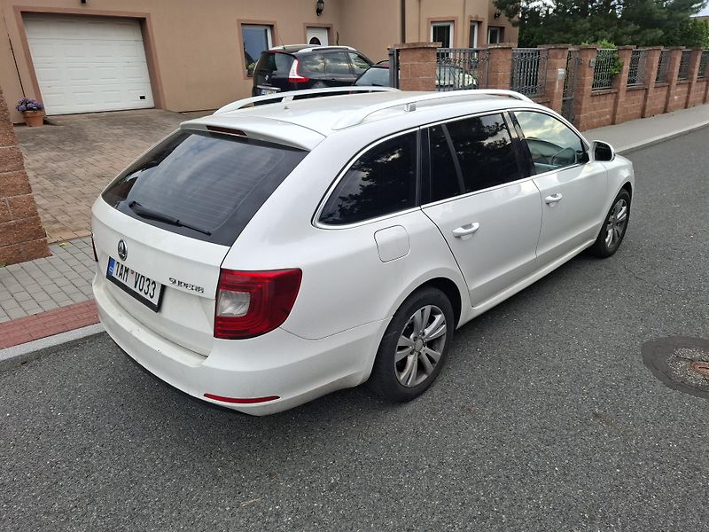 Škoda Superb (2013) 2.0 TDI, 10kW,xenon,facelift - fotka 4 z 15