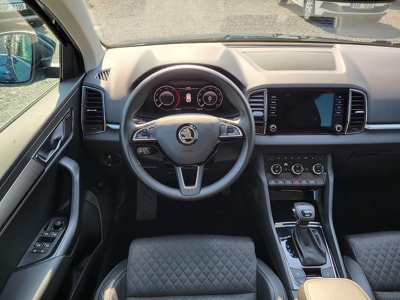 Škoda Karoq 2.0 TDi 110kW DSG 4x4 STYLE+ - fotka 9 z 49