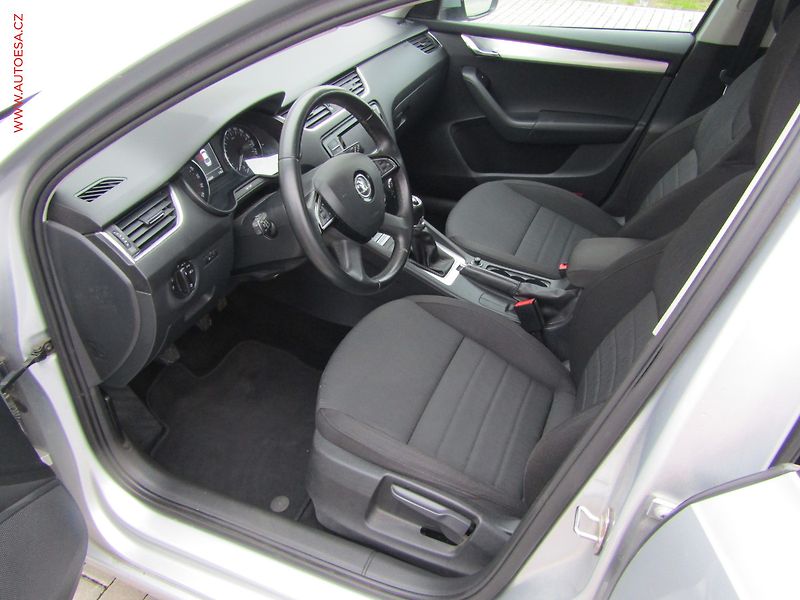 Škoda Octavia (2015) 1.6TDi, ČR, Style, TZ, navi - fotka 9 z 19