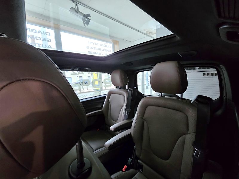 Mercedes-Benz Třídy V (2020) V300dL AMG Exclusive TOPvýbava - fotka 15 z 33