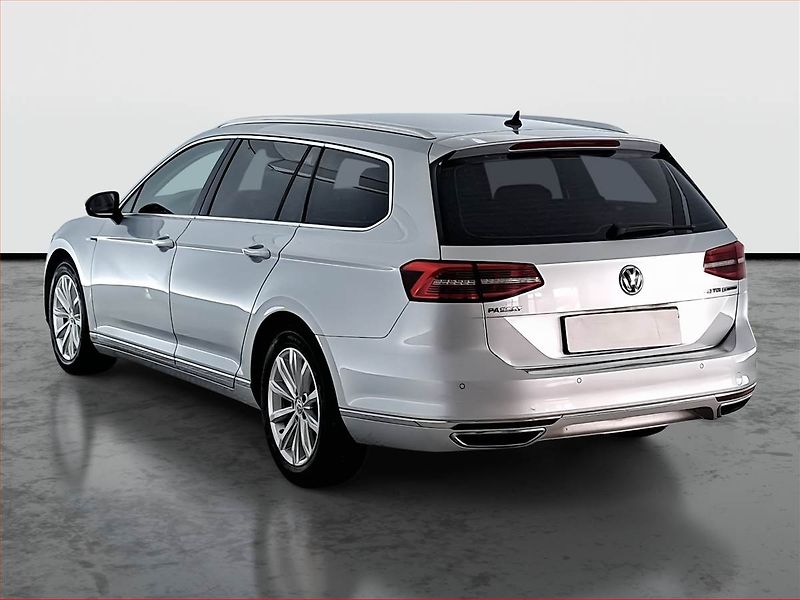Volkswagen Passat (2017) Highline 2.0 BiTDI, 4X4 - fotka 4 z 19