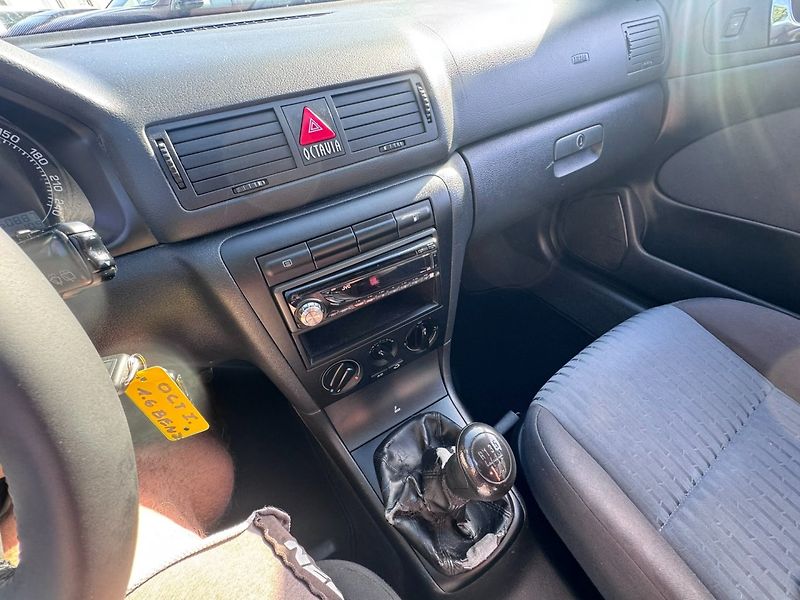Škoda Octavia (2006) 1,6 MPI 75 KW KILOMETRY - fotka 26 z 45