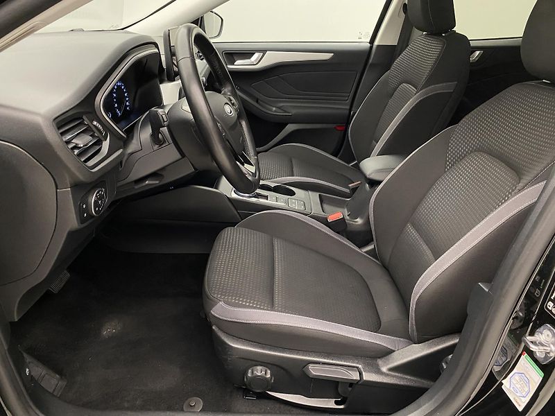 Ford Focus 1.5 ECOBOOST TITANIUM AUT - fotka 3 z 40