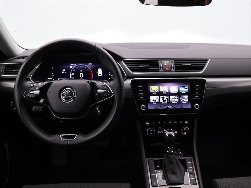 Škoda Superb 1,5 TSI 110kW Style DSG CZ DPH - fotka 25 z 33