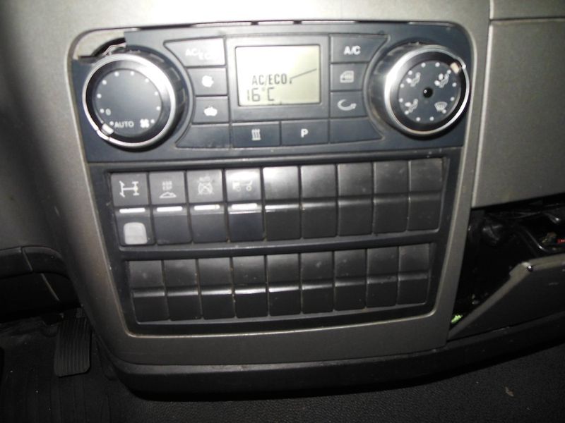 MAN TGL 12.220 BL, Spací kabina, D-hol - fotka 31 z 35