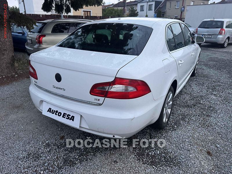Škoda Superb (2011) 2.0 TDI 4x4, ČR, AT, bixen - fotka 2 z 3