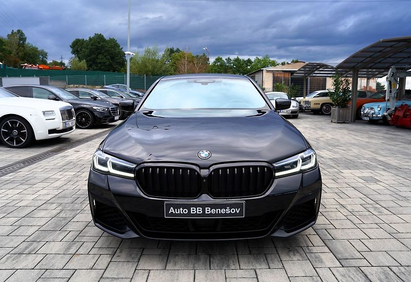 BMW Řada 5 540i xDrive/Lasery,HUD/335PS - fotka 1 z 45