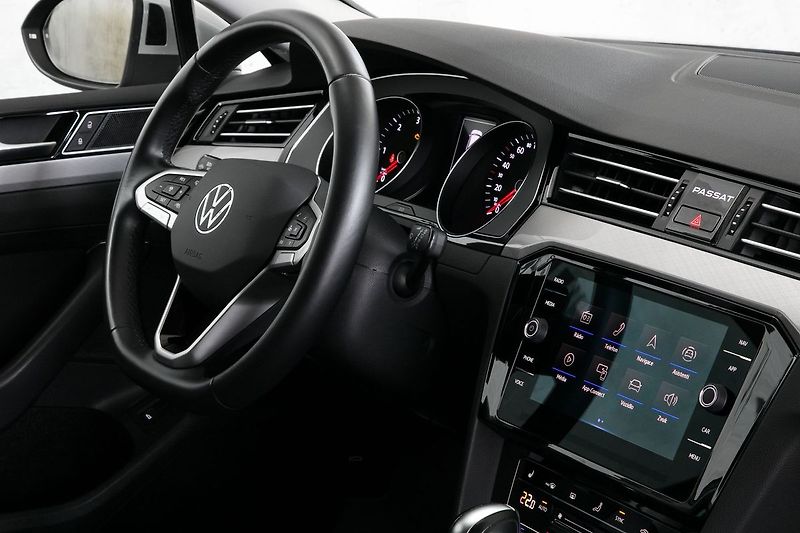 Volkswagen Passat 2.0TDI 110kW DSG IQ ACC Tažné - fotka 12 z 29
