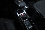 Peugeot 2008 1,2 HYBRID AT KAMERA 360° ČR - náhled 21