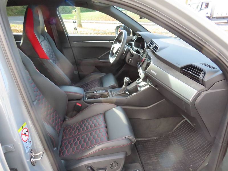 Audi RS Q3 (2021) SPORTBACK 2.5 TFSI - fotka 11 z 26