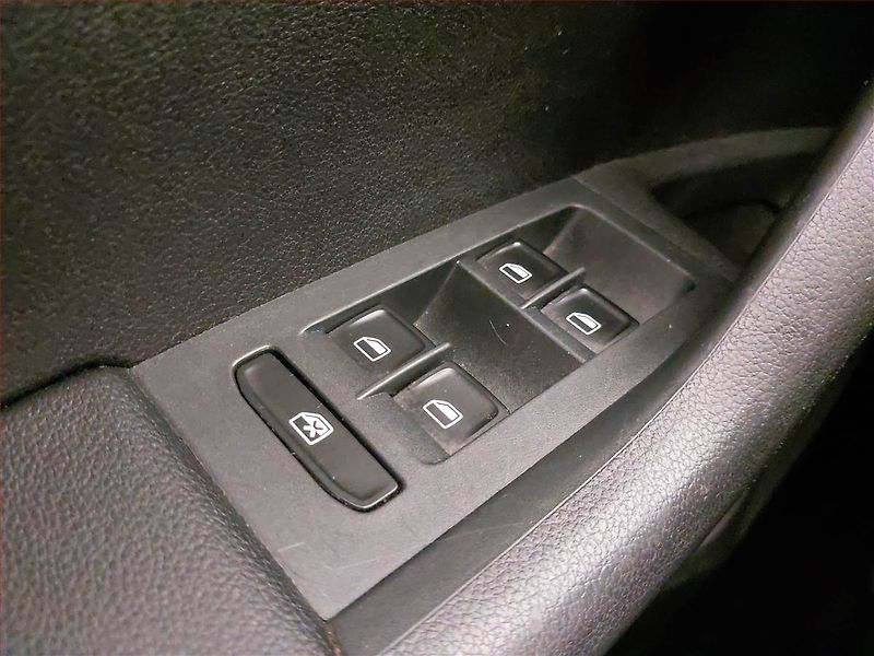 Škoda Octavia (2014) Elegance 1.4 TSI, Tempomat - fotka 18 z 19