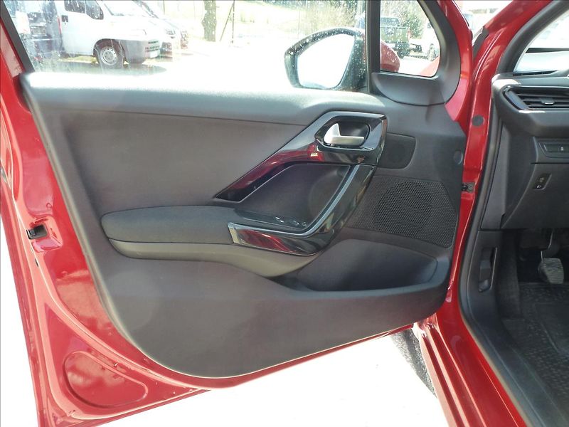 Peugeot 208 1,4 VTi Access 95k MAN5  Lucif - fotka 14 z 44