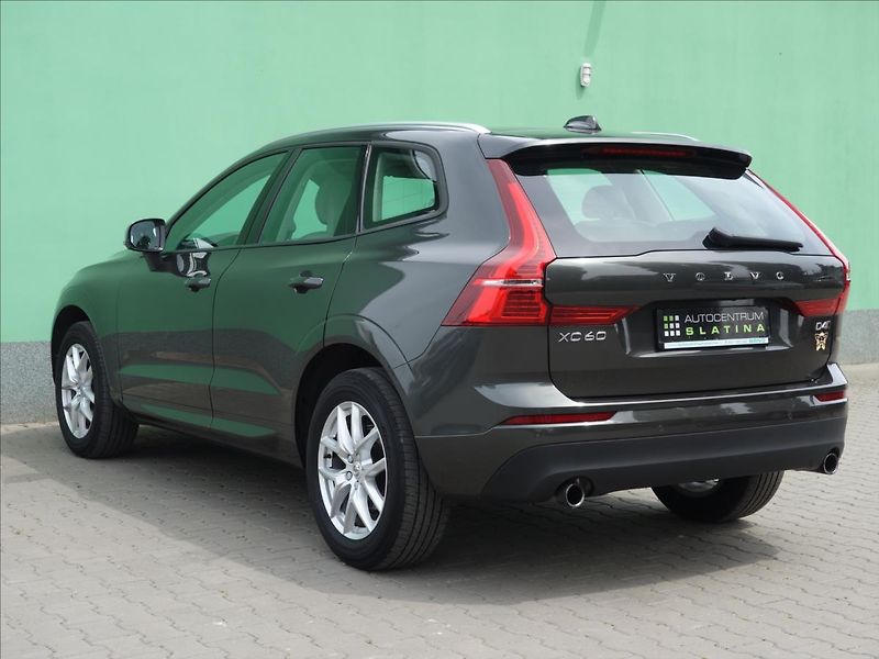 Volvo XC60 2,0 140kW 4x4 MOMENTUM - fotka 13 z 73
