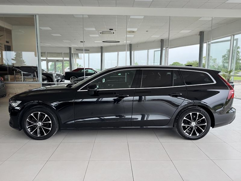 Volvo V60 D3 AUT*110kW*LED*KeyLess*DPH - fotka 8 z 34