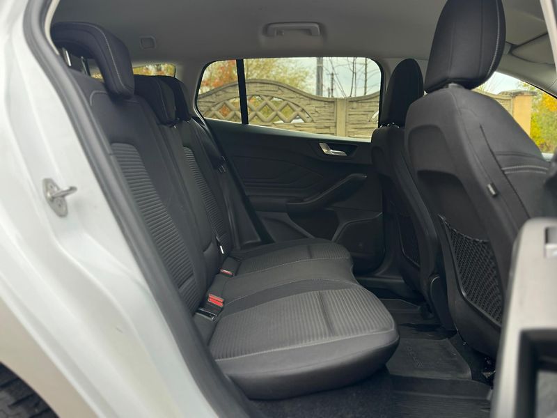 Ford Focus 1.5 TITAN. ČR 1.MAJ NEBOURÁNO - fotka 16 z 29