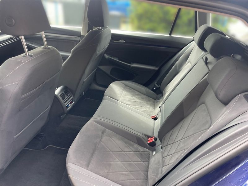 Volkswagen Golf 1,5 TSI 110 Style AT - fotka 8 z 11