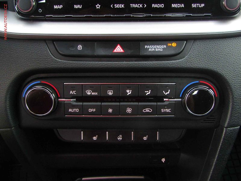 Kia Ceed (2020) 1.4 T-GDi, 2.maj,ČR, AT - fotka 15 z 20