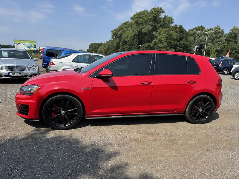 Volkswagen Golf 2.0 GTI 169KW - fotka 9 z 16
