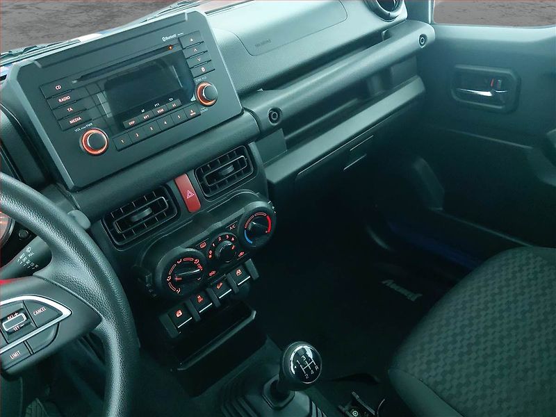 Suzuki Jimny (2024) 1.5 AllGrip - fotka 11 z 16