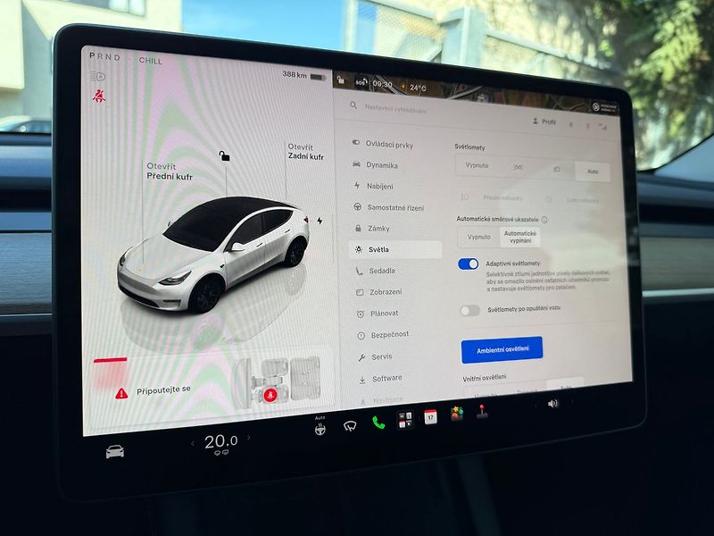 Tesla Model Y Long Range AWD - fotka 20 z 39